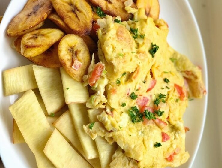 Easy to make and very delicious Nigerian breakfast is a lifesaver! It is nutritious, filing and flavorful. Fried yams and plantains are the best combo; get ready for a treat if you have never had this Nigerian breakfast before! Yam is perfect for this Nigerian breakfast of fried yam, plantain, and eggs. To make this Nigerian breakfast, you will need African yam tuber. On the other hand, if you don't have access to African yams, regular potato makes a great substitute. #Nigerianbreakfast #Friedyam #Friedplantains #Africanbreakfast #Friedeggs