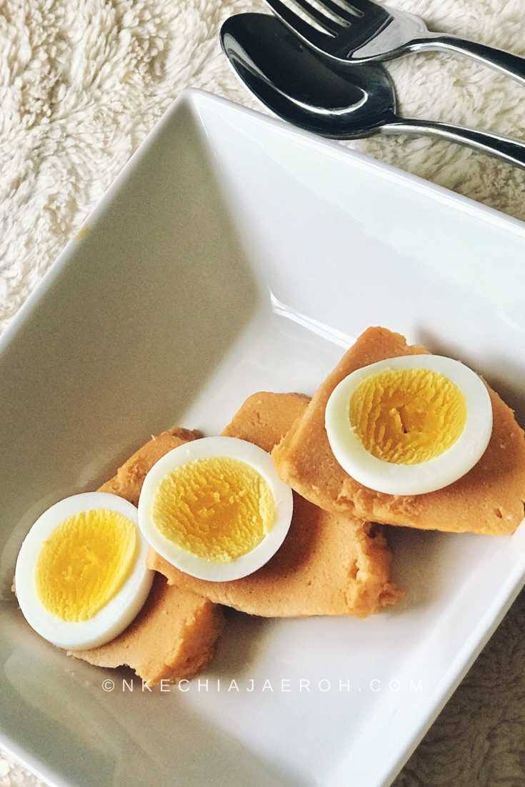 Sliced #Moimoi with #hardboiled #eggs on to, serving eggs with moi moi is always a great option 
