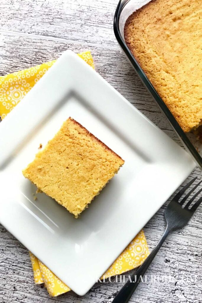 A simple healthy cornbread recipe is moist, not chewy, more nutritious than most cornbread recipes, and yet super easy to make! Listen, this is not your regular grannie’s cornbread recipe. With this homemade cornbread recipe, you get all the tastiness of southern cornbread without the heavy calories.  #cornbread #Southerncornbread #healthycornbread