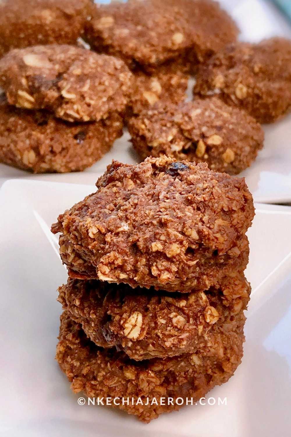 Healthy Vegan Almond Oats Cacao Cookie. Low carb, Refined Sugar-free, Gluten-free, Paleo-friendly Breakfast Cookies.