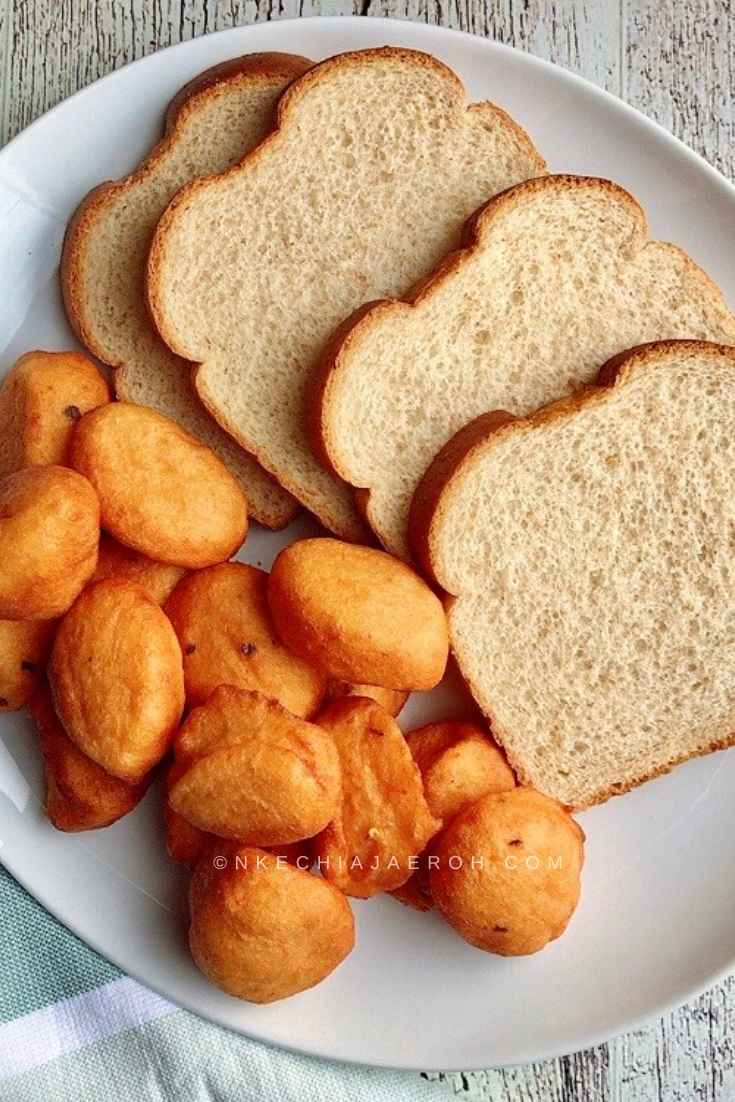 The best way to eat Nigerian Akara is with Agege bread