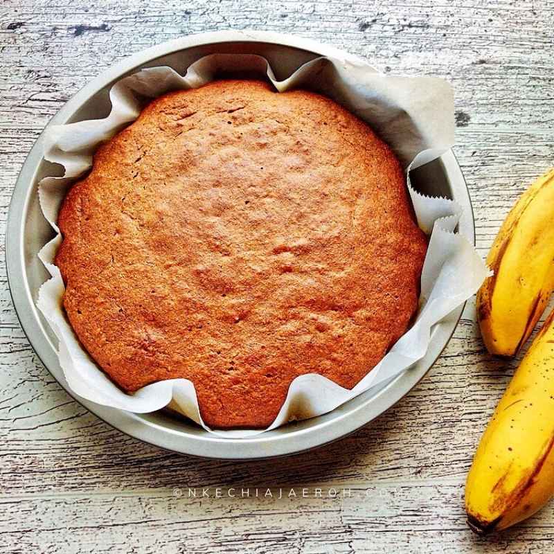 Make this easy, moist, healthy whole wheat banana bread with overripe bananas, whole wheat flour, honey, and other pantry ingredients. This healthy honey whole wheat banana bread recipe is packed with flavors. It is moist, fluffy, tasty, and more nutritious than most banana bread recipes! This recipe has the perfect texture and taste. Baking banana bread that is moist and healthy is easy, and this recipe shows you how! #Bananbread #Wholewheatbread #Wholewheat #Moistbananabread #healthybananabread #bananabreadrecipe