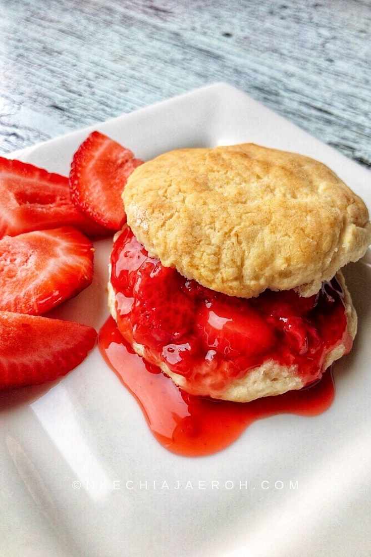 Healthy refined sugar-free strawberry sauce for healthy biscuits