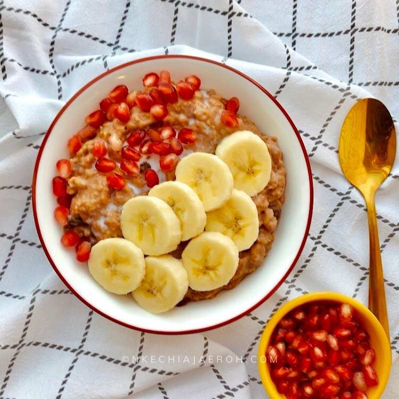 Learn how to make this satisfying oats recipe for breakfast. This recipe is healthy, nutritious and can quench your chocolate craving. Trust me when I say this oatmeal porridge recipe deserves a place in your home.