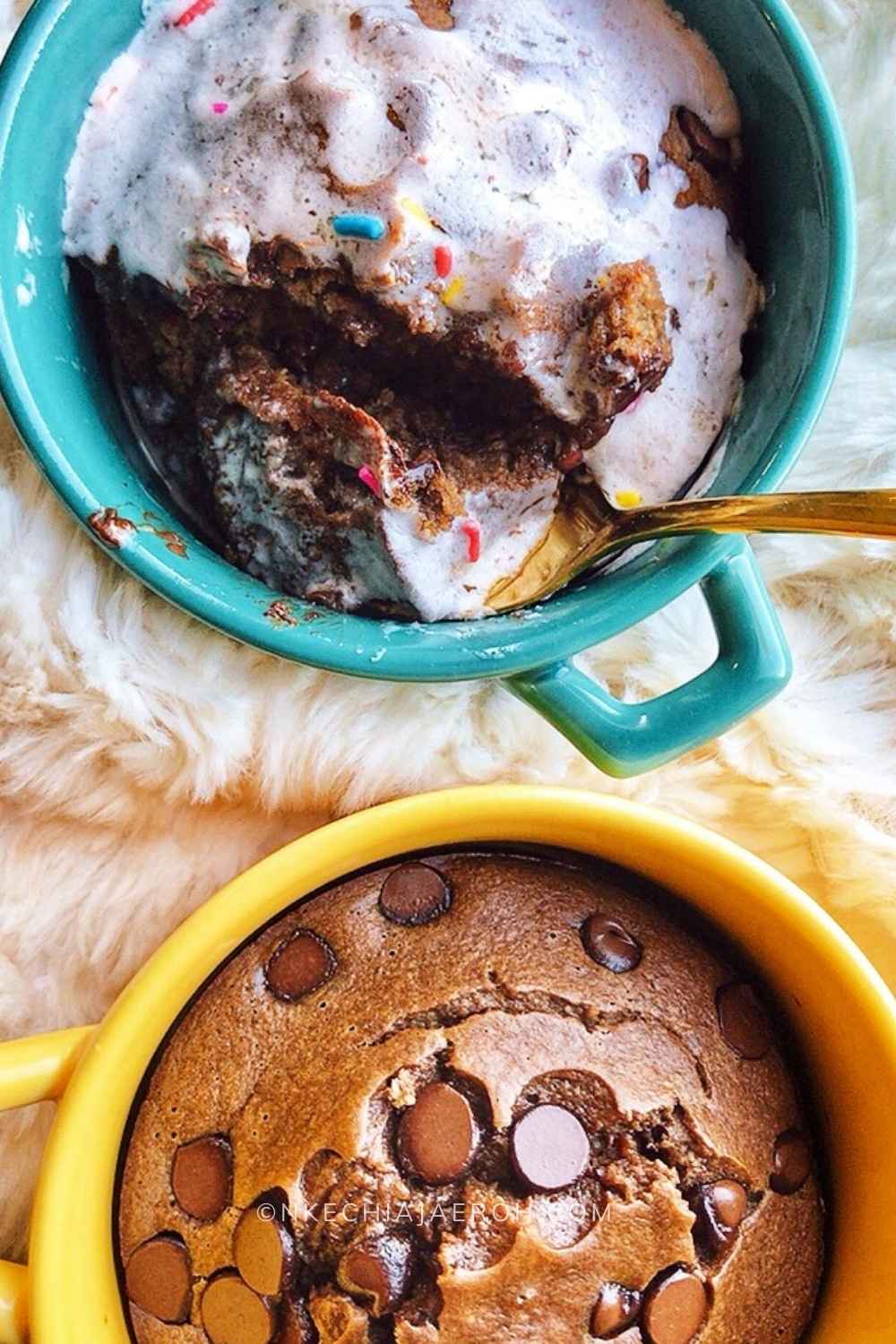 A delightful TikTok inspired chocolate baked oats recipe is the healthy brownie in a mug you need to start your day! This TikTok Viral Chocolate Baked Oats Recipe is a definition of cake for breakfast. Customize this recipe to suit your taste, add the flavors you want!  Making baked oatmeal is easy and requires only two steps - blend, bake, and enjoy! This recipe makes for a wholesome breakfast, or dessert everyone member of your family will love. Top this with a little yogurt, icing, more melted chocolate, or any nut/seed spread of choice to get the best out of it! #bakeoats #TikTokhack #bakedoatmeal #oatmeal #healthybreakfast #oatcake #tikTokrecipe