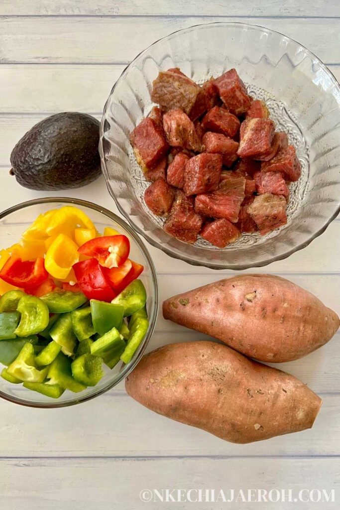 The main ingredients for making this whole30 air fryer beef bites and air fryer baked sweet potatoes include lean beef meat, sweet potatoes, bell peppers and avocado 