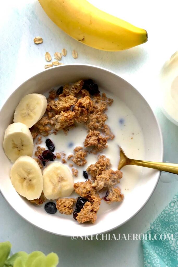 Easy recipe for healthy banana oat granola clusters in the air fryer! This chunky granola is vegan, gluten-free, and refined sugar-free, and they come together so quickly in your air fryer! Homemade granola clusters are healthier and better than anything you can buy. Banana granola has no preservatives, refined sugar, or artificial ingredients. It is also dairy-free! Simply combine overripe banana and oat to make these healthy chunky granolas in your air fryer! #bananagranola #chunkygranola #airfryergranola #granolarecipe 