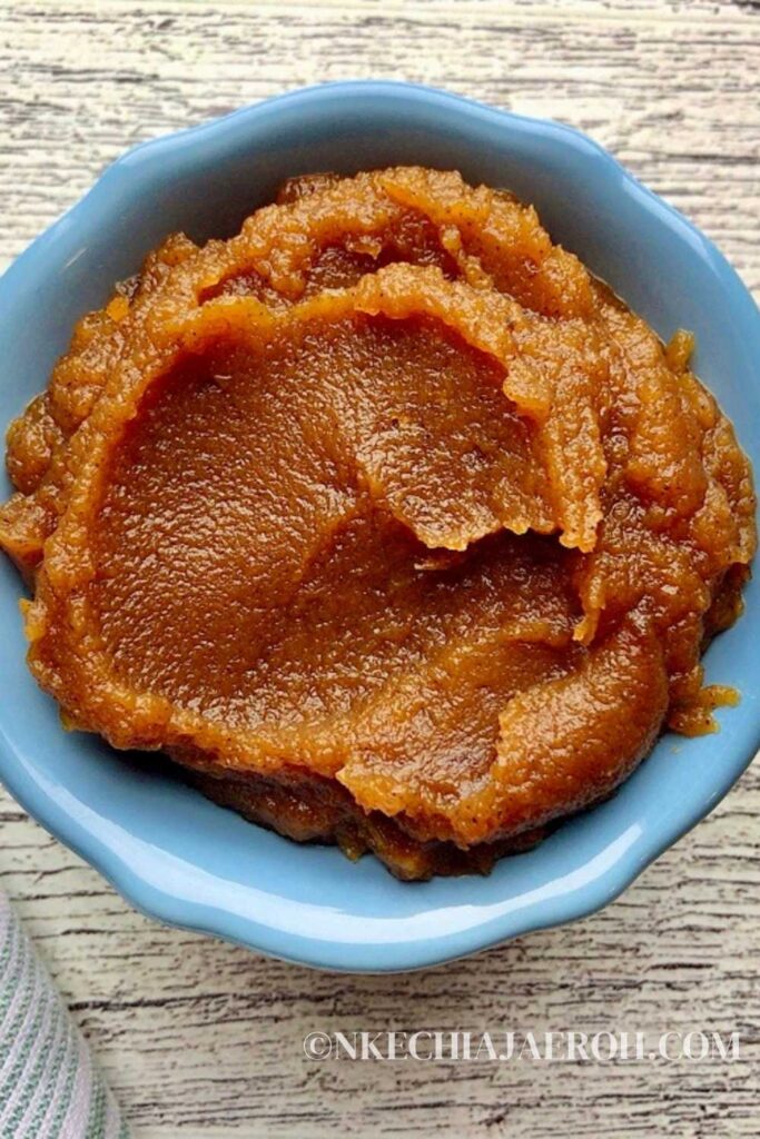 The best vegan pumpkin butter is here! My homemade pumpkin butter recipe is a fall treat that can be used in many ways. This non-dairy fruit spread brings all that pumpkin pie flavor yet is completely vegan.  Made with fresh, homemade pumpkin puree, this is the best ever pumpkin butter you’ll love. The simple ingredients come together in no time at all, and you’re left with this amazing spread that’s good on everything. #Pumpkin #Pumpkinbutter #pumpkinrecipes 