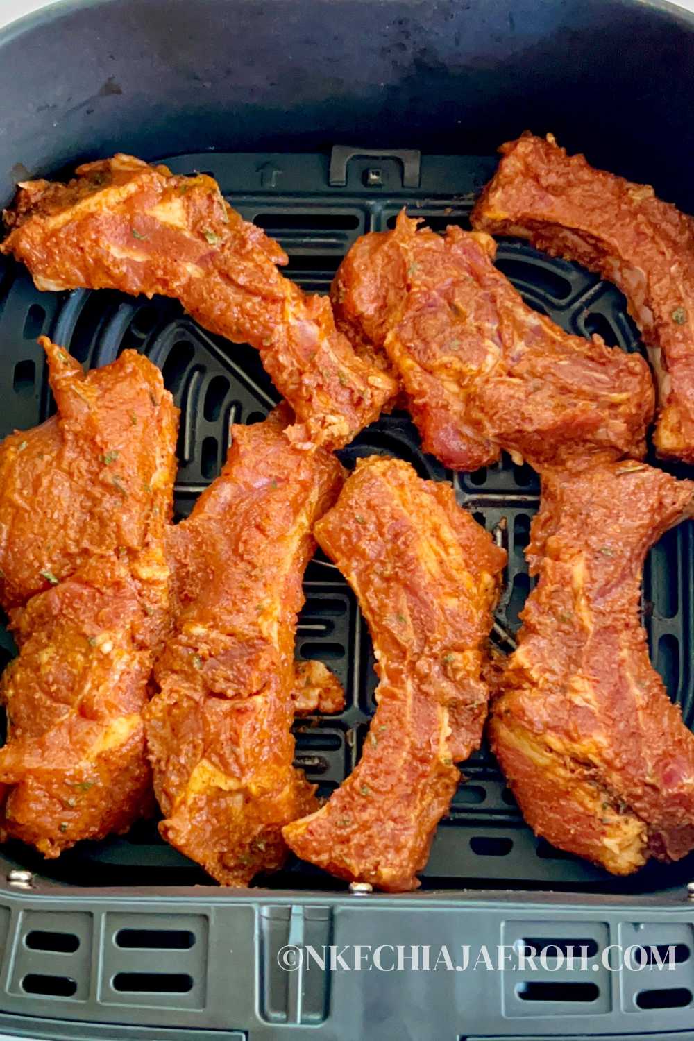 Cooking baby back ribs in the air fryer without barbecue sauce makes the best crispy ribs everyone will enjoy. Super easy-to-make juicy, tender, tasty, and crispy air fryer ribs are perfect for summer BBQs, potluck, and picnics! There’s no need to spend hours making pork ribs in the oven or grill if you have an air fryer. When you put baby pork ribs in the air fryer, they come out absolutely amazing. And with this recipe, you won’t miss BBQ sauce!