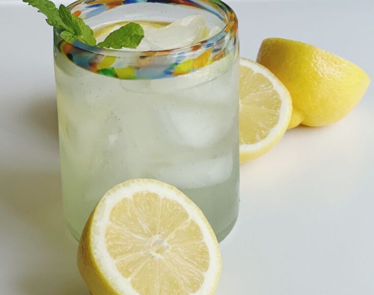This easy-to-make sugar-free homemade lemonade recipe with fresh lemons and sugarfree sweetener is the most refreshing, cooling, and non-alcoholic drink you ever want! It only requires three ingredients - fresh lemons, water, and monk fruit sweetener and you are off to a refreshing cup of goodness that will keep you nourished. This homemade lemonade is the perfect mocktail for every occasion, especially in summer. And summer heat will have nothing on you, and neither will you worry about the calories.