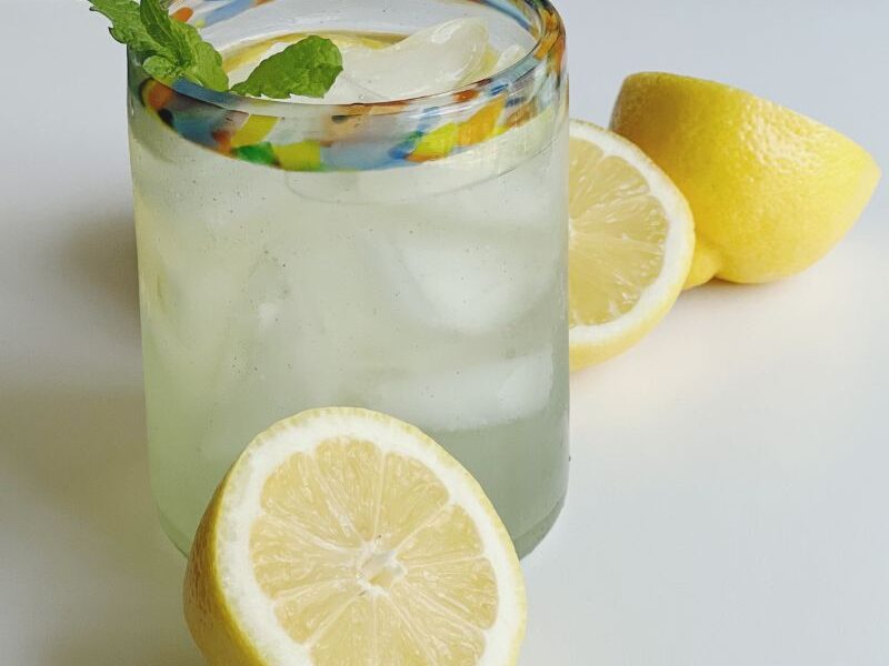 This easy-to-make sugar-free homemade lemonade recipe with fresh lemons and sugarfree sweetener is the most refreshing, cooling, and non-alcoholic drink you ever want! It only requires three ingredients - fresh lemons, water, and monk fruit sweetener and you are off to a refreshing cup of goodness that will keep you nourished. This homemade lemonade is the perfect mocktail for every occasion, especially in summer. And summer heat will have nothing on you, and neither will you worry about the calories.