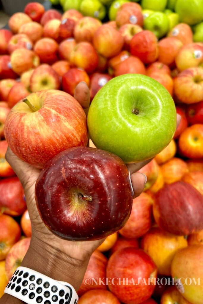 Raise your hands if you have heard the general saying, "One apple a day keeps the doctor away." As much as this saying sounds like a cliché, it simply shows that apples have numerous health benefits that can improve life! With only 95 calories per medium apple, apples have tons of nutrients, fiber, vitamins, and antioxidants to help you keep the doctors away! In today's post, let's dive deeper and explore the health benefits of apples. 