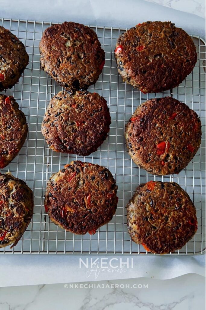 Healthy Black Bean Burger Lettuce Bun Recipe is Gluten-Free, tasty and nutritious! Want a healthy vegetarian burger that doesnโt skimp on flavor? This nutritious black bean veggie burgers recipe is what you need. If you have ever wondered how to make tasty vegetarian burgers, wonder no more. This black bean veggie burger recipe is quick and easy to follow. Not only easy to make, this is perfect for beginner chefs and packed with healthy and nutritious ingredients that your body will love. This wholesome vegetarian burger is what you need for your next meal prep. This veggie burger is gluten-free, vegetarian, and lower in calories and saturated fats than its meat burger counterparts. This makes the perfect recipe for backyard BBQ, picnics, Memorial Day, and Fourth of July. If ready, letโs make this easy black bean burger from scratch and serve it on a lettuce bun!