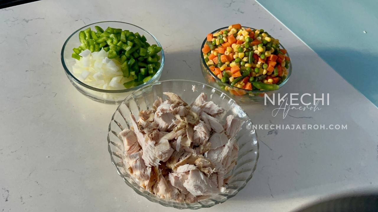 This Leftover Thanksgiving Turkey Pot Pie is a cozy, comforting way to transform holiday turkey leftovers into a rich, creamy meal made completely from scratch. Featuring tender turkey, hearty vegetables, a well-seasoned creamy filling, and a flaky homemade pie crust, this recipe is perfect for using up Thanksgiving or Christmas leftovers. Whether you’re cooking during the holidays or pulling turkey from the freezer weeks later, this turkey pot pie delivers classic comfort food with simple ingredients and make-ahead flexibility.